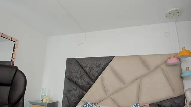 SaraWagner  online show from 09-21-25, 06:13