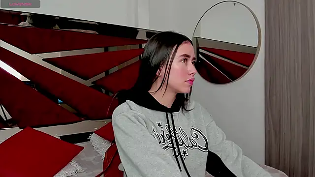 SaraWagner  online show from 04-15-26, 12:16