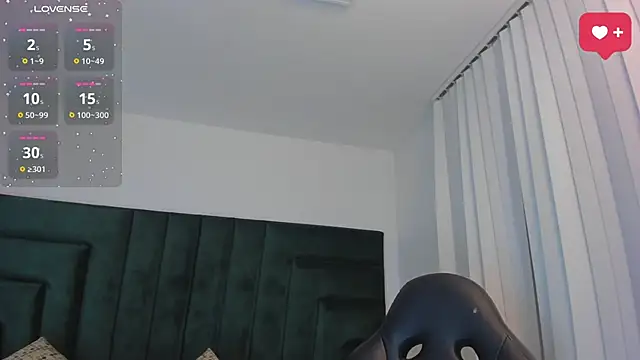 SaraWagner  online show from 10-23-25, 12:20