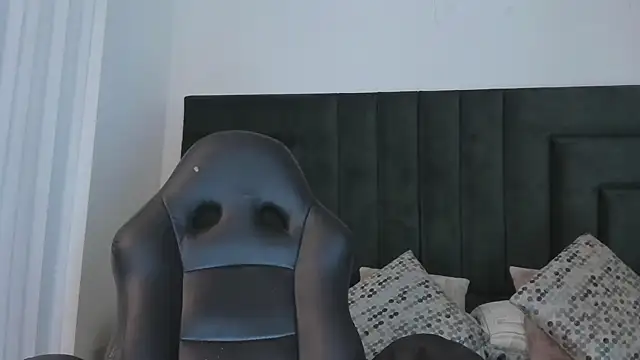 SaraWagner  online show from 12-20-25, 01:52