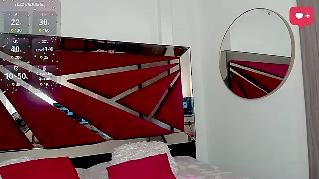 SaraWagner  online show from 04-04-26, 12:06