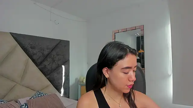 SaraWagner  online show from 07-02-26, 12:22