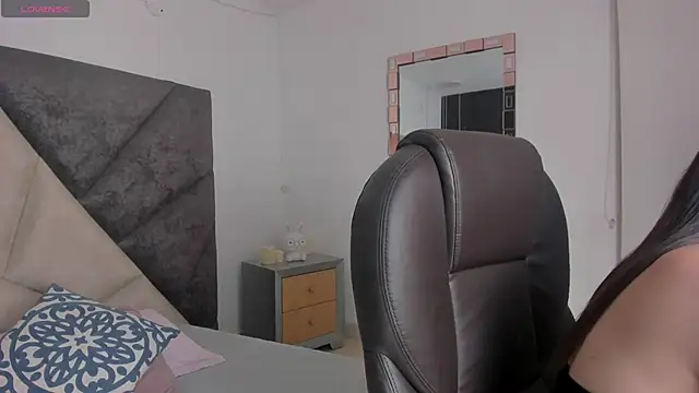 SaraWagner  online show from 06-15-26, 12:12