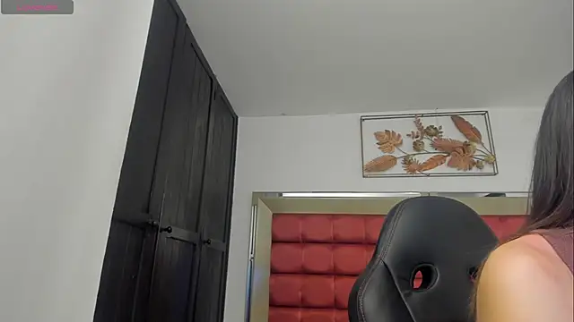 SaraWagner  online show from 10-09-25, 12:11