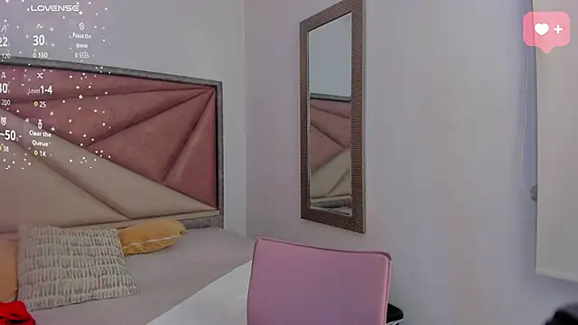 SaraWagner  online show from 06-19-26, 12:38