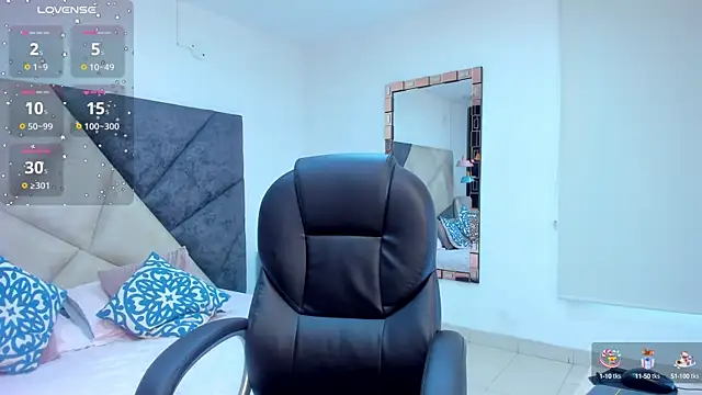 SaraWagner  online show from 10-13-25, 05:58