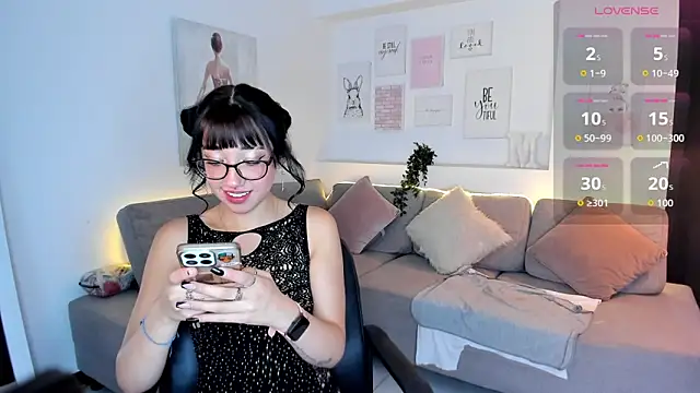 Miacorner  online show from 11-12-25, 08:56