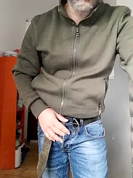 Snapshot of Peolin chatting on 11-15-25, 12:42 Peolin online show from 11-15-25, 12:42