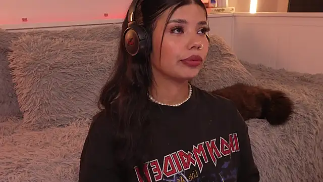 sophieee art online show from 01-09-26, 03:35