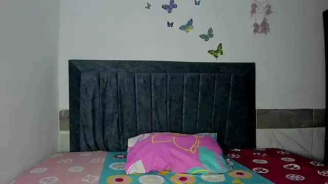 emmie bunny online show from 04-04-26, 10:27