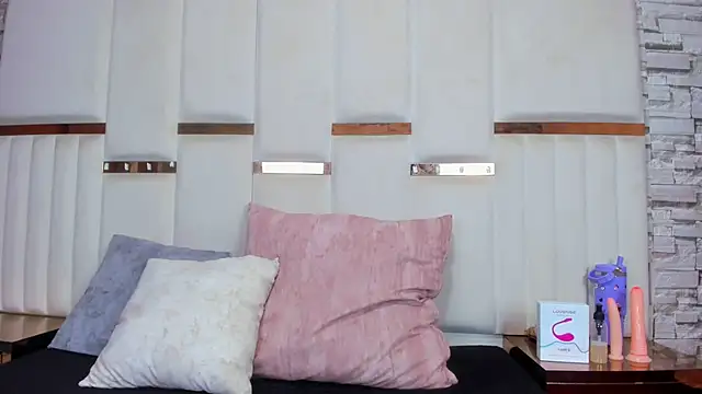 Snapshot of CandyandSteven chatting on 12-21-25, 02:57 CandyandSteven online show from 12-21-25, 02:57