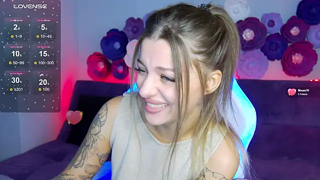 LindaBrilliant online show from 09-15-25, 03:07