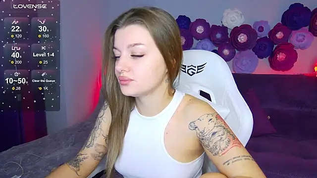 LindaBrilliant online show from 10-23-25, 02:10