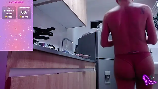 Snapshot of AllysonStonne chatting on 11-23-25, 01:26 AllysonStonne online show from 11-23-25, 01:26