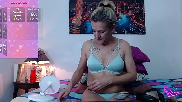 Snapshot of AllysonStonne chatting on 10-01-25, 08:57 AllysonStonne online show from 10-01-25, 08:57