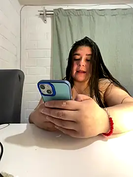 Snapshot of Tukatita69 chatting on 10-15-25, 01:37 Tukatita69 online show from 10-15-25, 01:37