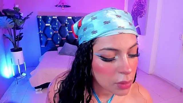 Snapshot of Micki__ chatting on 01-11-26, 11:17 Micki online show from 01-11-26, 11:17