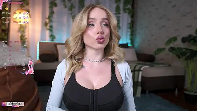 BabyyyLunaX online show from 06-18-26, 07:41