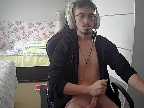 Snapshot of TurkYasura chatting on 10-08-25, 08:38 TurkYasura online show from 10-08-25, 08:38