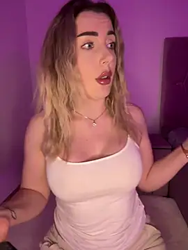 LunaCharm online show from 03-12-26, 04:55