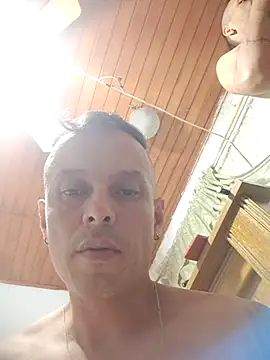 Snapshot of JuceAn14 chatting on 11-17-25, 04:05 JuceAn14 online show from 11-17-25, 04:05