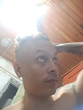 Snapshot of JuceAn14 chatting on 11-18-25, 05:33 JuceAn14 online show from 11-18-25, 05:33