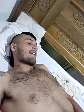 Snapshot of JuceAn14 chatting on 11-14-25, 04:49 JuceAn14 online show from 11-14-25, 04:49