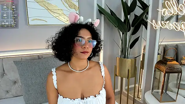 Snapshot of ellette__ chatting on 09-13-25, 07:03 ellette online show from 09-13-25, 07:03