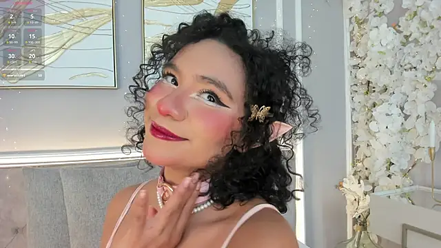 Snapshot of ellette__ chatting on 12-15-25, 07:20 ellette online show from 12-15-25, 07:20