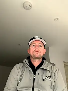 Crusher19830 online show from 10-27-25, 06:42