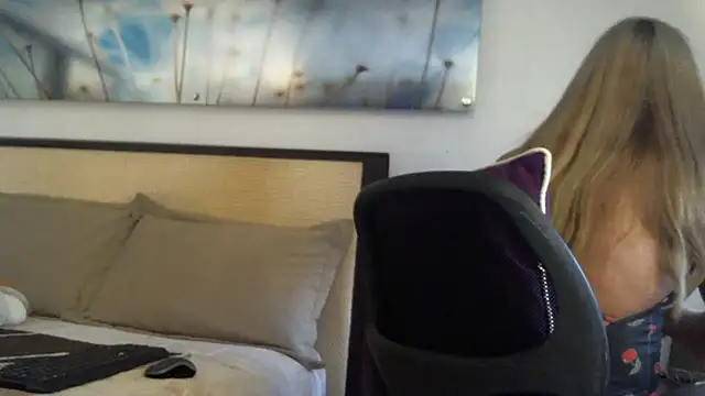 Mirianzapata 1 online show from 04-17-26, 10:56