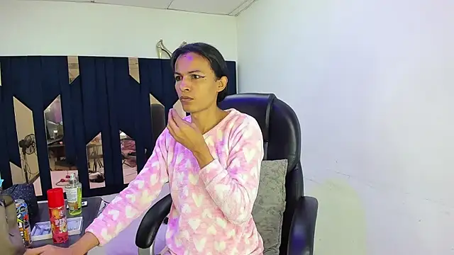 Aisha hotts777 online show from 04-26-26, 03:26
