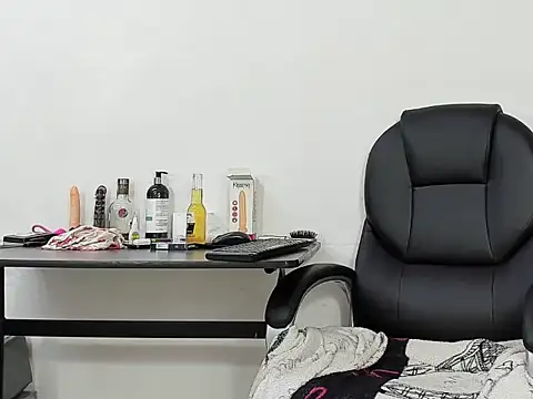 Aisha hotts777 online show from 09-25-25, 02:50