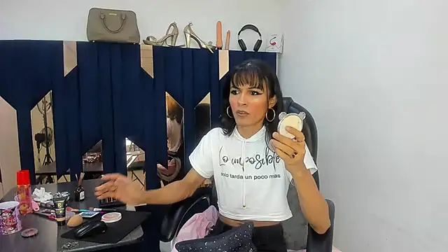 Aisha hotts777 online show from 04-24-26, 03:30