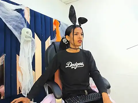 Aisha hotts777 online show from 11-01-25, 11:09