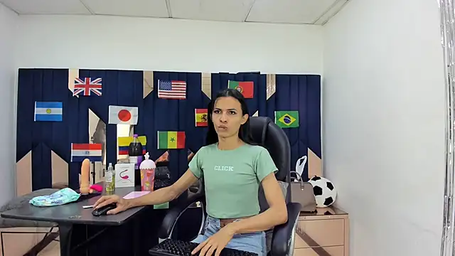 Aisha hotts777 online show from 07-05-26, 08:37