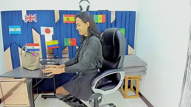 Aisha hotts777 online show from 06-29-26, 06:18