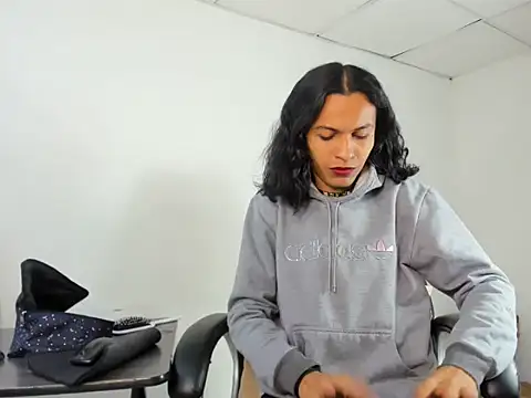 Aisha hotts777 online show from 12-02-25, 05:09