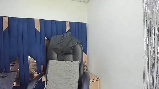 Aisha hotts777 online show from 05-24-26, 06:52