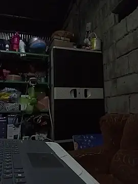 oceanlover23 online show from 10-31-25, 09:00