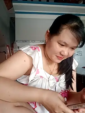 Snapshot of _Babyrose_ chatting on 10-15-25, 06:00 Babyrose online show from 10-15-25, 06:00