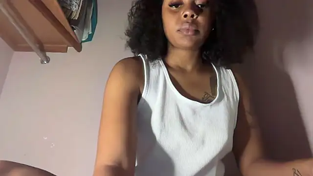 Liaprettygirl online show from 03-15-26, 07:37