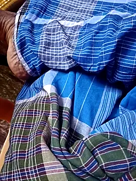 dolphiinn online show from 12-19-25, 01:57