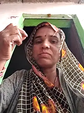 Pinky12A online show from 10-31-25, 05:04