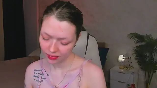 Lunar Lily online show from 01-14-26, 05:44