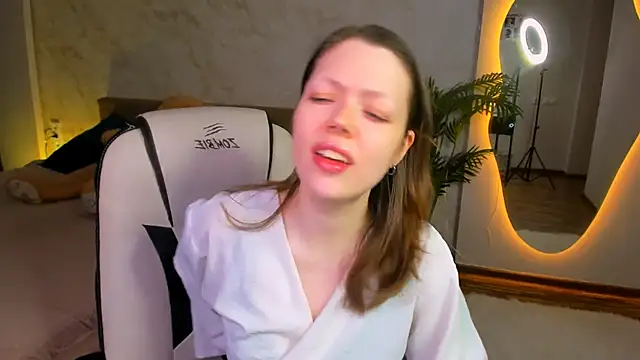 Lunar Lily online show from 12-01-25, 05:30