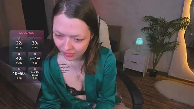 Lunar Lily online show from 02-05-26, 05:47