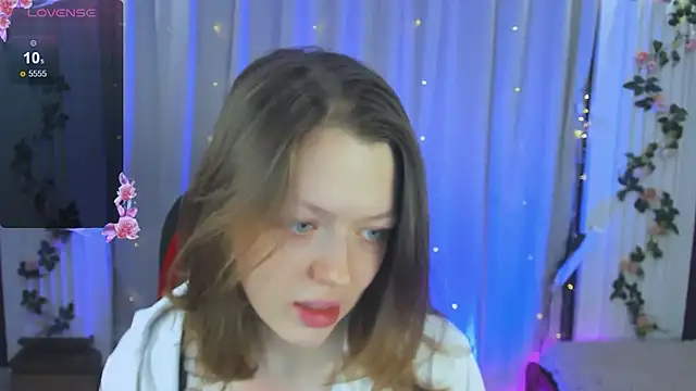 Lunar Lily online show from 10-10-25, 05:41