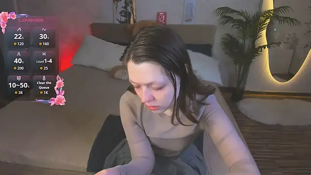 Lunar Lily online show from 05-06-26, 05:33
