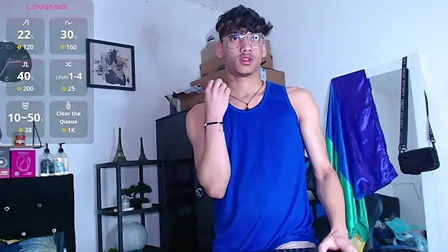 Gael Jones online show from 09-29-25, 03:24